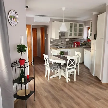 Pannonia Apartman Esztergom Extérieur photo